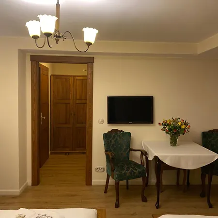 Alpejski Dwor ゲストハウス 3*