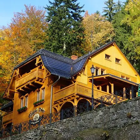 Alpejski Dwór